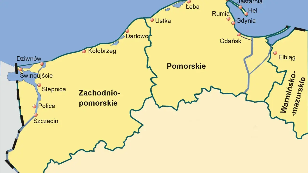 Mapa pokazuje miasta portowe w Polsce, takie jak Świnoujście, Kołobrzeg, Gdańsk, Gdynia i Elbląg, leżące w województwach zachodniopomorskim, pomorskim i warmińsko-mazurskim.